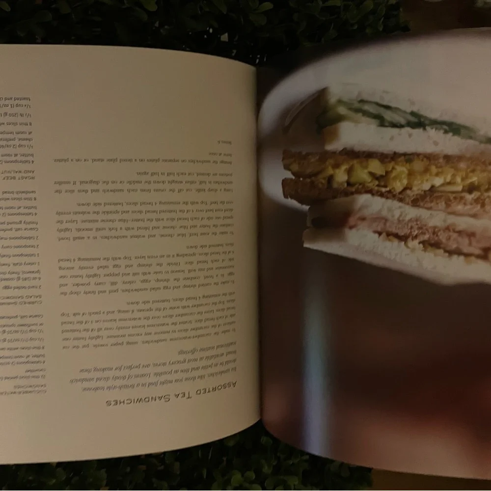 Williams Sonoma Entertaining Book with Elegant Cover